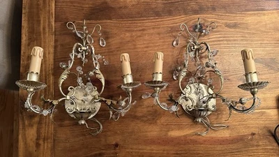 Par de luces de pared eléctricas Maison Baguès en oro dorado y cristal de roca con hojas Foto 1 de 4