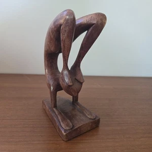 Postura de yoga extrema de madera de azúcar tallada a mano de colección - Imagen 1 de 7