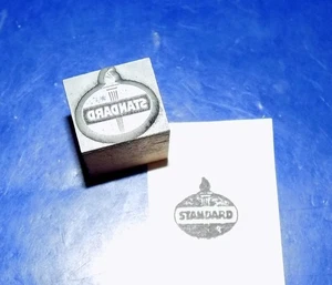 De colección "STANDARD" Oil Co. Bloque de impresoras tipográficas de madera y metal con logotipo - Imagen 1 de 3