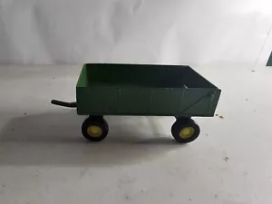 ERTL John Deere Green Farm Barge Wagon Trailer Farm Implement 1:32 Diecast - Picture 1 of 9