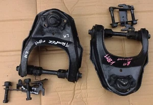 ISUZU TROOPER UBS52 MODEL 1981 90 FRONT PAIR UPPER CONTROL ARMS LH RH USED - Picture 1 of 10
