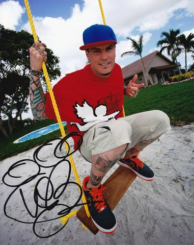 Rapper Actor Vanilla Ice Signed Photo 8x10 COA Cover