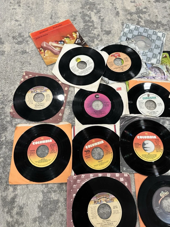 Vintage 7-inch Vinyl Records – Lot of 20 Classic Singles - Image 1 of 4