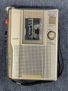 Grabadora de voz casete portátil Sony TCM-200DV sin probar u-1G - Imagen 1 de 4