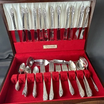 Community Oneida Evening Star 73 Piece Silver Plate Service With Chest - Image 1 of 4