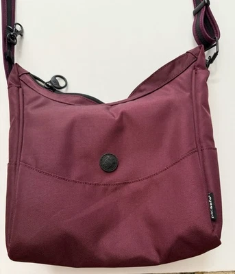 Bolso de Viaje Bandolera Pacsafe Exomesh Borgoña RFID USADO EN EXCELENTE ESTADO Foto 1 de 4