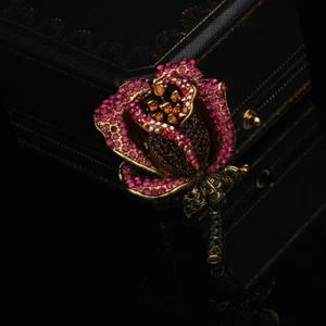 Broche Colgante Grgeous Flor Roja Para Mujer Broche Pin Cristal Estrás Corsé - Imagen 1 de 4