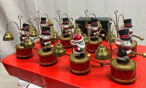 Mr Christmas Santa's Marching Band rote Mütze Mäuse Messing Glocken - Bild 1 von 5