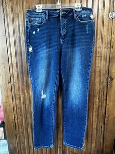 Judy Blue Jeans 15/32 Boyfriend Floral Embroidered  Stretch Cuffed Distressed - Picture 1 of 11