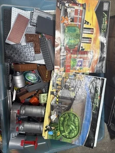 Mega Bloks Alien Agency The Arrival DNA Lab And Hangar 18 Lot. - Picture 1 of 9