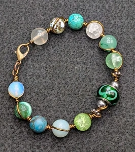 Boho Green Stone 10mm Mix Beaded Wire Wrapped Bracelet w/ Clasp (16cm) S Wrist - Picture 1 of 7