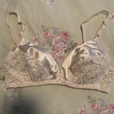 Sujetador Vintage Maidenform 36B Rendezvous Marfil Satinado y Encaje Sin Alambres Estilo 8348 Foto 1 de 4