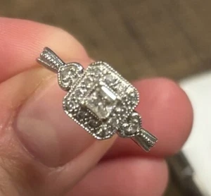 1/4 Carat princess cut diamond ring size 7 - Picture 1 of 3
