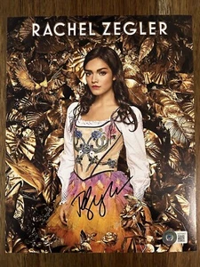 Rachel Zegler ‘Hunger Games’ Signed 8x10 Photo ‘Lucy Gray Baird’ Beckett - Picture 1 of 2