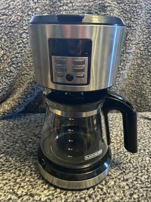 Máquina de café programable Black+Decker CM1331S de 12 tazas con jarra de vidrio NUEVA Foto 1 de 4