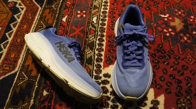 Zapatilla deportiva Hoka W Bondi 8 para mujer talla 9,5B 1127952 SCS cómoda para correr azul Foto 1 de 4