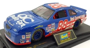 Revell 1/24 Scale 3826 - Ford Thunderbird 1996 #88 Quality Care D.Jarrett - Picture 1 of 5
