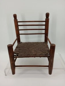 Vtg Child’s Woven Wood Chair 16.5" Tall x 6" To Floor Deep x 12 Wide - Picture 1 of 18