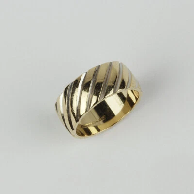 Anillo de banda ancha para mujer tallado en arte de oro amarillo y blanco de 14 k talla 5 Foto 1 de 3