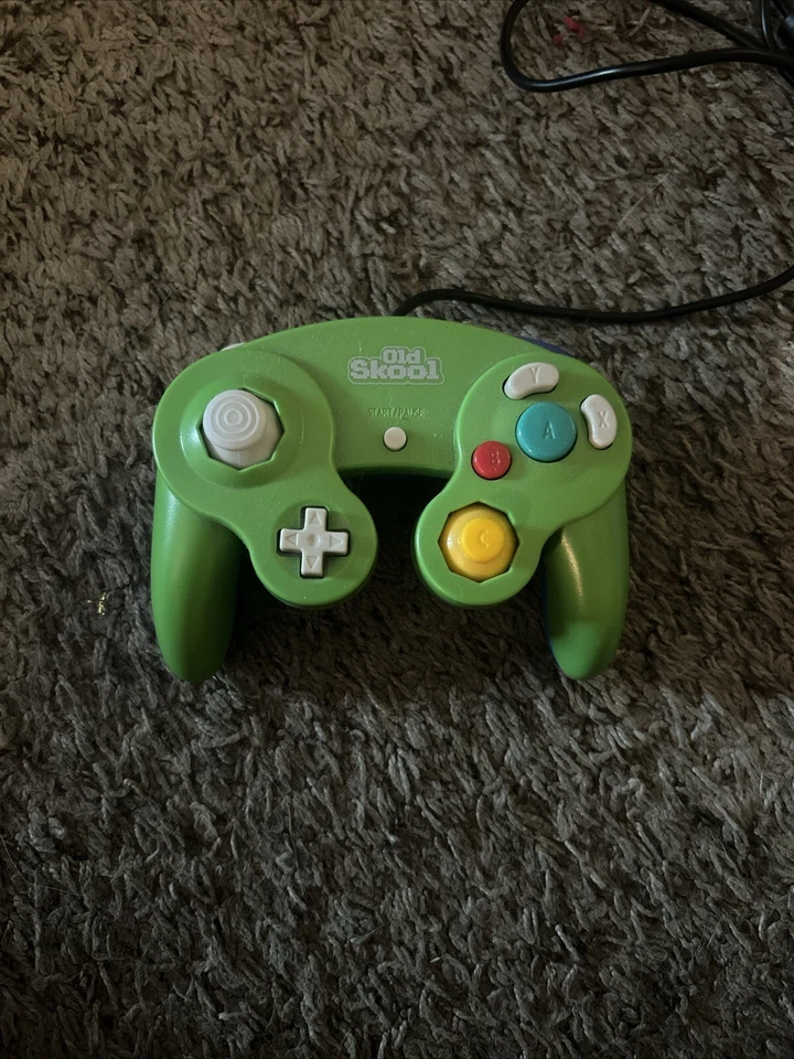 Nintendo Wii/GameCube CirKa controller (Green/Blue) - Image 1 of 1
