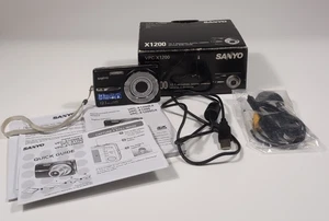 Sanyo VPC-X1200 12.1MP Digital Camera NO BATTERY Black Manuals & Cords Case - Picture 1 of 20