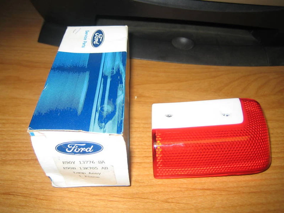 NOS Ford 1989 Lincoln Continental Interior Door Light Lens - Image 1 of 1