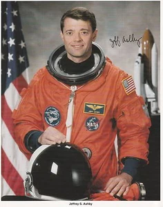 JEFFREY ASHBY -- AUTOPEN SIGNED OFFICIAL NASA 8X10 PHOTOGRAPH - Afbeelding 1 van 1