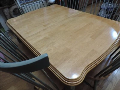 MESA DE COMEDOR DE MADERA MACIZA CON 6 SILLAS CON RESPALDO DE VENTILADOR BROYHILL EE. UU. RECOGER SOLO 30518 Foto 1 de 4