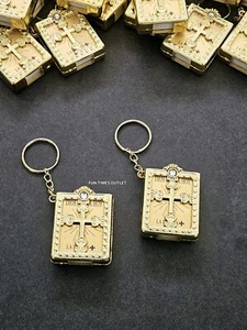 24 Mini Bible Keychain Party Favors Communion Biblia Llavero Recuerdos Comunion - Picture 1 of 6