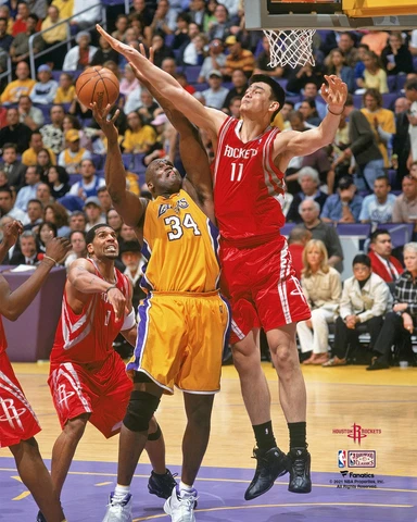 Yao Ming Houston Rockets Unsigned Blocking Shaq Photograph Cover