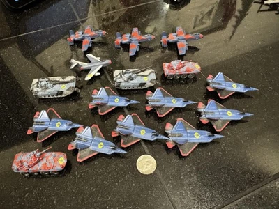 Lotto Veicoli Vintage 1998 Micro Machines GI Joe Cobra Jet Serbatoi Mini 16 Pezzi - Immagine 1 di 4