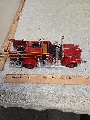 vintage diecast, signature, 1941 GMC, no box, fire truck - Image 1 of 4