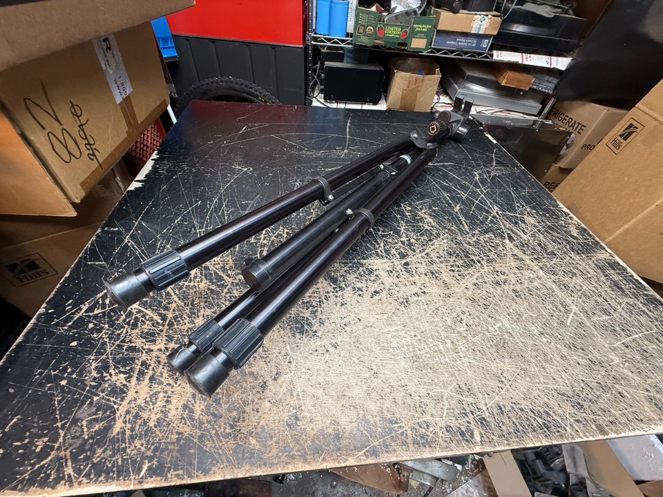 Quick Set 5-95818-6B Tripod - Image 1 of 4