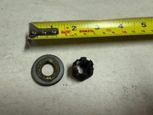 Lot 019-1, 1982 Honda ATC185s Rear Axle Castle Nut & Thick Washer (1 of each) - Bild 1 von 2