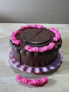 Fisher Price 1987 Divertimento con Cibo Torta Cioccolato Frosting Piatto Rosa Stelle Marrone - Foto 1 di 8