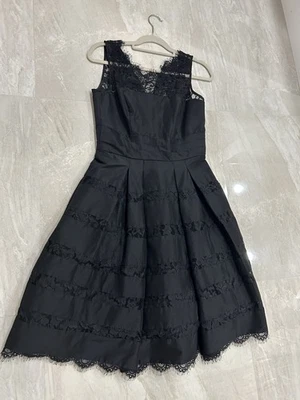 White House Black Market Sleeveless Black Lace Trim Fit and Flare Dress Size 6 - Imagem 1 de 3