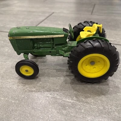 Tractor utilitario John Deere 2030 vintage #584 escala 1/16  Foto 1 de 4