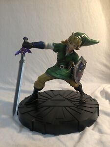 The Legend of Zelda Skyward Sword Link Statue 10"  Dark Horse (No Original Box)