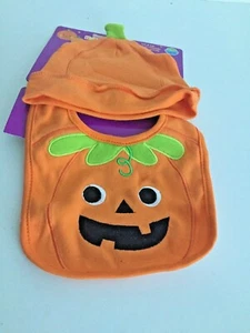 Juego de babera y sombrero Neat Solutions naranja y verde calabaza para bebé feliz Halloween - Imagen 1 de 4