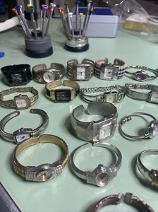 37 Cuff Style Women’s Wristwatches For Repair Or Parts Mixed Brands And Styles - Bild 1 von 7