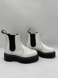 Unisex Dr. Martens 2976 Quad Chelsea Boots White Size 5M/6W - Picture 1 of 8