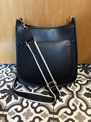 Style & Co Black Medium Whipstitch Crossbody Bag Faux-Leather Excellent Used - Image 1 of 4