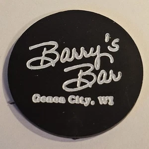 Barry's Bar Genoa CIty, WI Plastic Token 15 cents P-8 - Foto 1 di 1