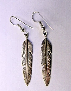 Pendientes de plumas Southwestern vintage de plata de ley perforados gota/colgantes - Imagen 1 de 4