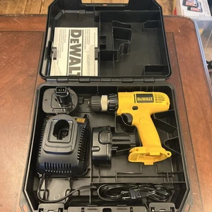 Taladro/destornillador compacto inalámbrico DeWalt DW927K-2 de alta resistencia de 3/8" 12 V con 2 bates P23 - Imagen 1 de 13