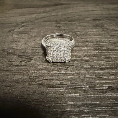 Anel feminino Judith Ripka prata esterlina pavê Diamonique Olivia tamanho 7,75 coração - Imagem 1 de 4