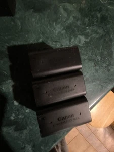 Lot Of 3 Canon BP-945 Li-Ion Usted Battery - Picture 1 of 3