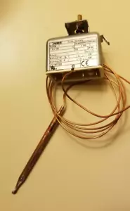 JUMO EM-1 TERMOSTATO MONTAGGIO PANNELLO - GAMMA = 0C - 150C - Foto 1 di 3