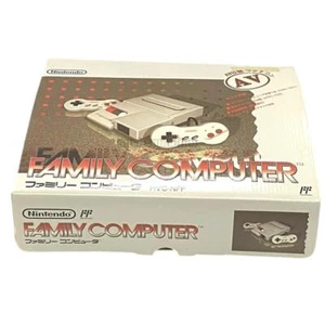 NUEVA Consola FAMICOM En Caja NNINTENDO NES AV Familia Computadora NNINTENDO - Imagen 1 de 10