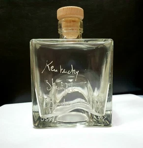 Kentucky Straight Bourbon Whiskey Empty bottle - Collectable Whiskey Bottle - Picture 1 of 9